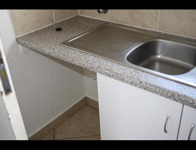 2 BEDROOM APARTMENT FOR SALE IN BEYERS PARK